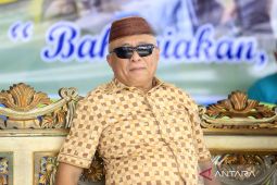 Bupati Gorontalo serahkan bantuan Atensi bagi 53 penerima