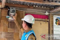 PLN UP3 Tahuna nyalakan listrik gratis warga 3T