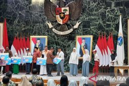 Penerima Kartu Jakarta Pintar Plus gratis masuk Taman Mini Indonesia Indah