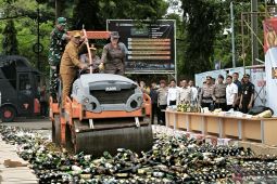Polda Banten musnahkan puluhan ribu botol miras hasil Operasi Pekat Maung