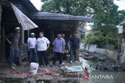 Wali Kota Padangsidimpuan intens mengecek warganya pascabanjir