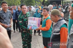 Pemkot Palembang bagian bantuan 511 paket sembako ke pegawai harian lepas