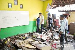 Pemkab Bandung perbaiki ruang kelas yang rusak akibat banjir