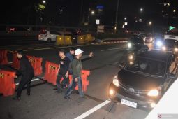 Polisi bubarkan paksa para pendemo di gedung DPR RI