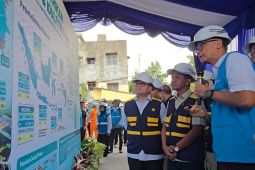 Menteri Bahlil pastikan listrik PLN aman layani masyarakat di Kalimantan selama Idul Fitri