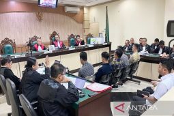 KPK hadirkan empat saksi rekanan perusahaan korupsi PUPR Kalsel