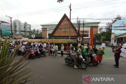 Kejari Samarinda berdayakan UMKM dalam pembagian takjil