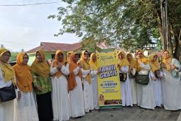 Al Hidayah Langkat bagikan ratusan makanan siap saji berbuka puasa