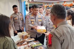 Polres Simalungun gelar Bazar Ramadhan dan bagi bahan pokok
