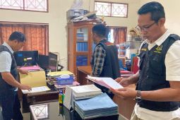 Kejati Bali geledah kantor DPMPTSP Buleleng setelah kadis jadi tersangka