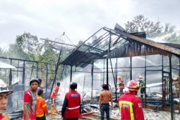 Dua rumah hangus dilalap api di Desa Banua Binjai HST