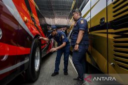 Pemeriksaan kelaikan bus jelang mudik di Tangerang