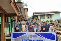 UGN Padangsidimpuan salurkan bantuan untuk dosen dan mahasiswa korban banjir