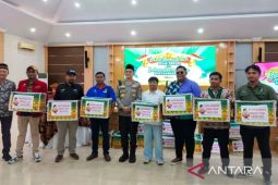 Polres Kutim bagikan ribuan paket bantuan sosial