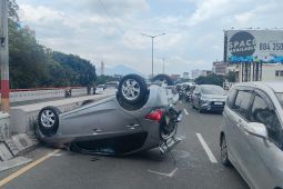 Kecelakaan di Flyover Pasupati Bandung: Dua Orang Dilarikan ke RSHS