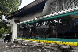 Wali Kota Bandung menyesalkan pembakaran kantor Hana Bank oleh massa