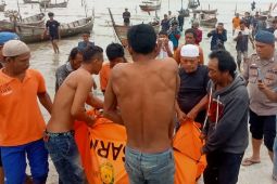 Seorang nelayan meninggal di laut akibat kena petir