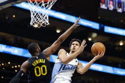 NBA: Tanpa Curry, Warriors takluk 115-124 atas Hawks