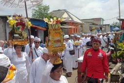 Umat Hindu gelar upacara Melasti di Pura Segara Cilincing Jakarta