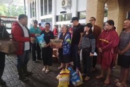 BPMS GMIM bantu bahan kebutuhan pokok untuk korban banjir di Manado