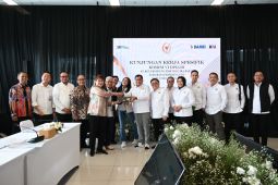 DPR apresiasi KAI dan Damri hadapi mudik Lebaran