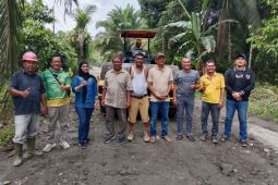 Perjuangan anggota DPRD Langkat jalan sepanjang 2, 5 kilometer ditimbun sertu