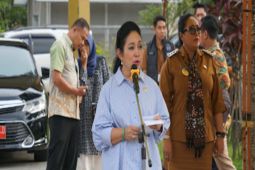 Anggota DPR menyerahkan alsintan pada 40 kelompok tani di Gunungkidul