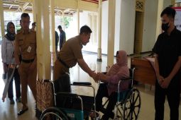 Pemkab Gunungkidul menyalurkan alat bantu bagi disabilitas