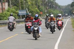 Pemudik sepeda motor diingatkan pantau info cuaca wilayah dilintasi