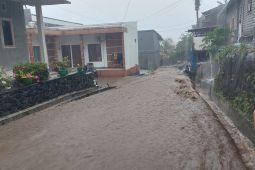 BMKG Ternate imbau warga Malut waspada dampak cuaca ekstrem
