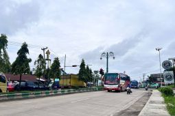 Arus kendaraan di ruas jalan di Kabupaten Batanghari mulai ramai