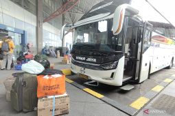 Pemudik di Terminal Pulo Gebang berangsur alami peningkatan hari ini