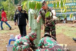 Lembaga adat Biak meminta pelaku usaha OAP suplai menu program MBG