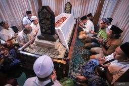 Tradisi malam selawe di Gresik