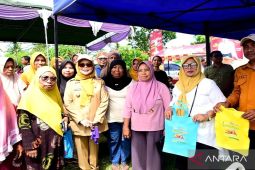 Wagub Gorontalo ajak warga belanja gunakan tas sendiri