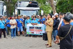 Gubernur dan Wagub Bali ikut donasi buat pemudik ke Tegal