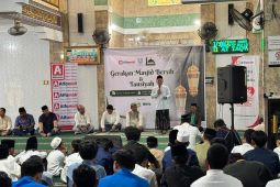 Alfamidi dan Unilever distribusikan paket kebersihan ke ratusan masjid