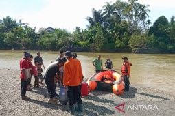 BPBD Aceh Barat evakuasi jenazah korban tenggelam di sungai