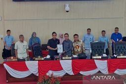 DPRD serahkan rekomendasi pansus LKPj 2024 ke Wali Kota Medan