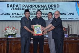 DPRD HSS terima LKPJ  tahun anggaran 2024