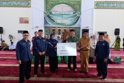 Kanwil Pegadaian Manado serahkan1.250 paket jelang Idul Fitri