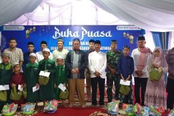 Dinkes Katingan perkuat komunikasi lewat program buka bersama