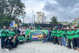 Mitra Grab di Palu Ngabuburit dengan bagi Ratusan Takjil
