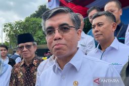 Menaker : Bonus hari raya beda dengan THR