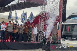 Gubernur DKI Jakarta lepas keberangkatan peserta Mudik Gratis 2025