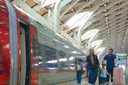 Pemudik dengan balita akui gunakan Whoosh buat pulang kampung lebih nyaman