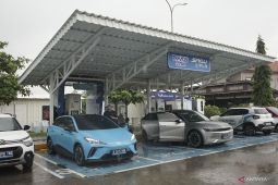 Cara mudah temukan lokasi SPKLU selama mudik Lebaran 2025