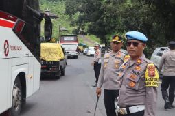 Jalur lintas Gentong di Tasikmalaya mulai ramai lancar dilintasi pemudik