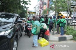 Mitra Grab Ngabuburit bagikan ratusan takjil di Samarinda