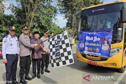 Wakil Bupati Murung Raya lepas peserta mudik gratis